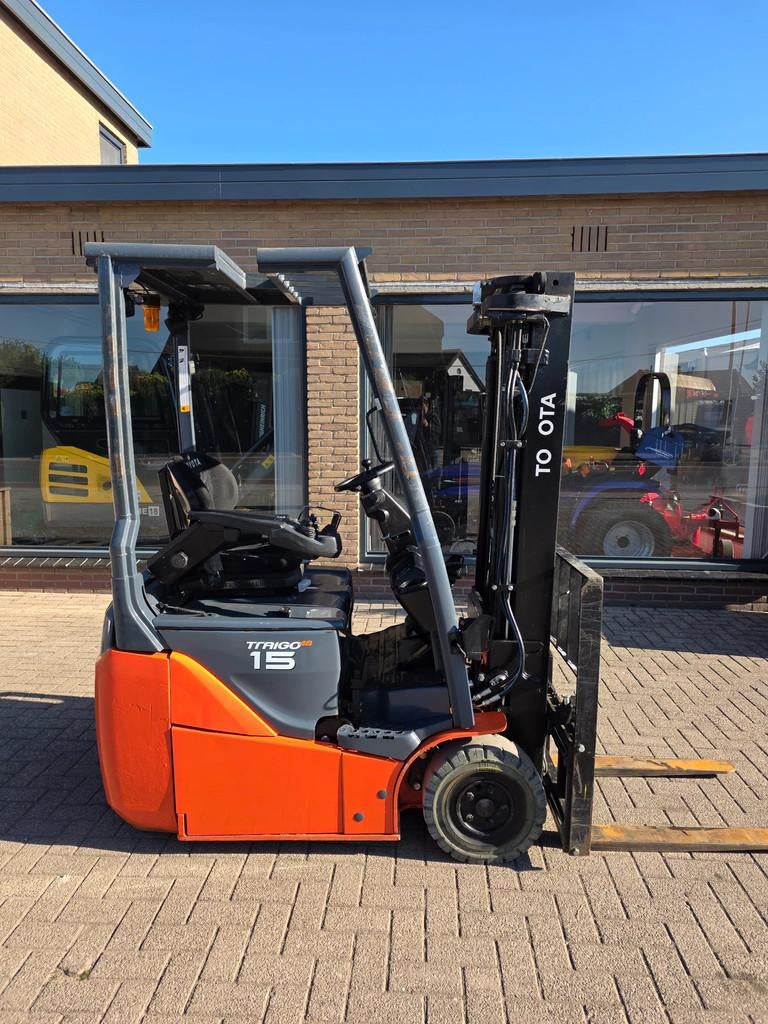 Toyota Heftruck 1500 kg triplo sideschift elektrische heftru, Zakelijke goederen, Machines en Bouw | Heftrucks en Intern transport