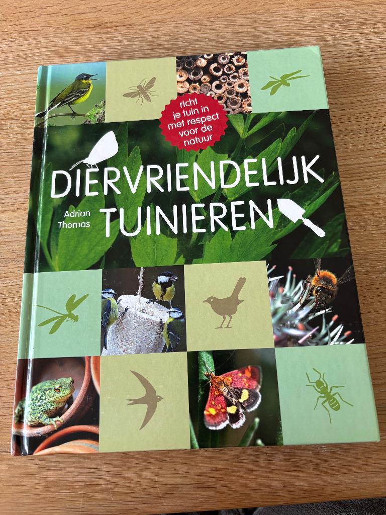 Diervriendelijk Tuinieren AdrianThomas, Ophalen of Verzenden, Zo goed als nieuw, Tuinieren en Tuinplanten
