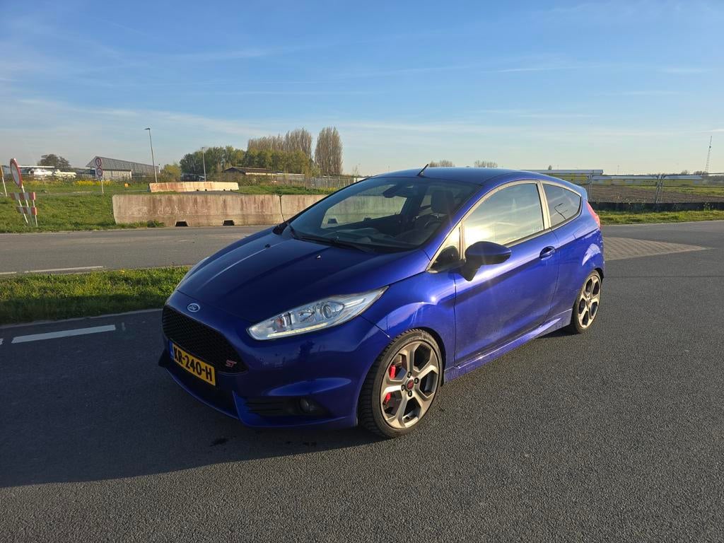 Ford Fiësta ST 2014, Voorwielaandrijving, 1596 cc, 1063 kg, 4 cilinders