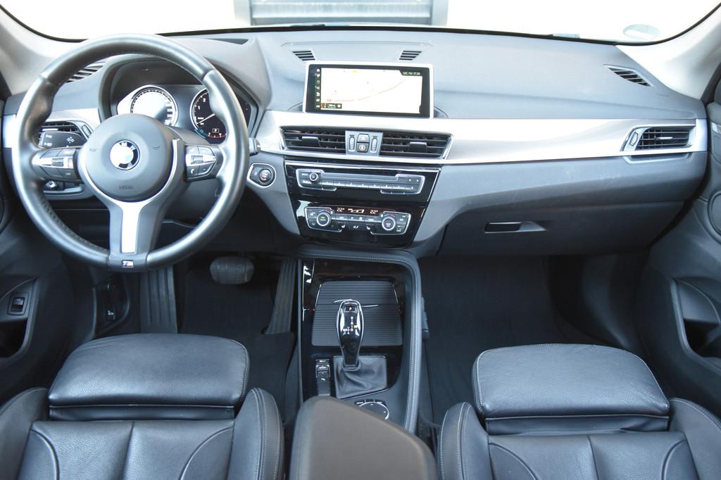 BMW X1 sDrive20i Orange Edition II * Sportstoelen * Panorama, Auto's, BMW, Met garantie (alle), Bedrijf, SUV of Terreinwagen, 84 €/maand
