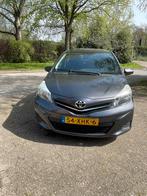 Toyota Yaris 1.3 16V Vvt-i 5deurs  2012 Grijs Nap, Voorwielaandrijving, 40 €/maand, 4 cilinders, Bedrijf
