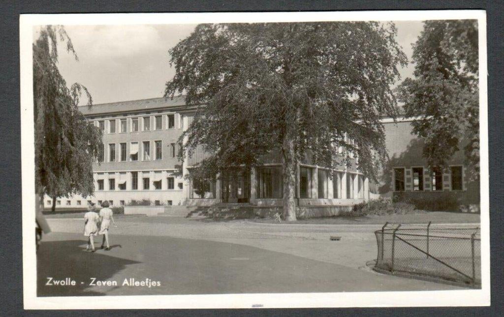 Oude ansicht - Zwolle - Zeven Alleefjes - Ov., Ophalen of Verzenden, 1940 tot 1960, Ongelopen, Overijssel