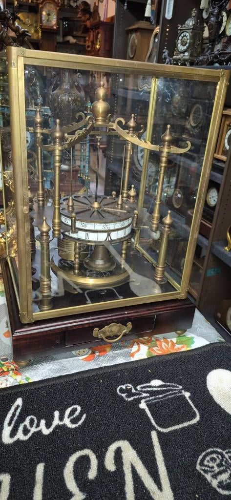 Flying ball clock, Ophalen of Verzenden