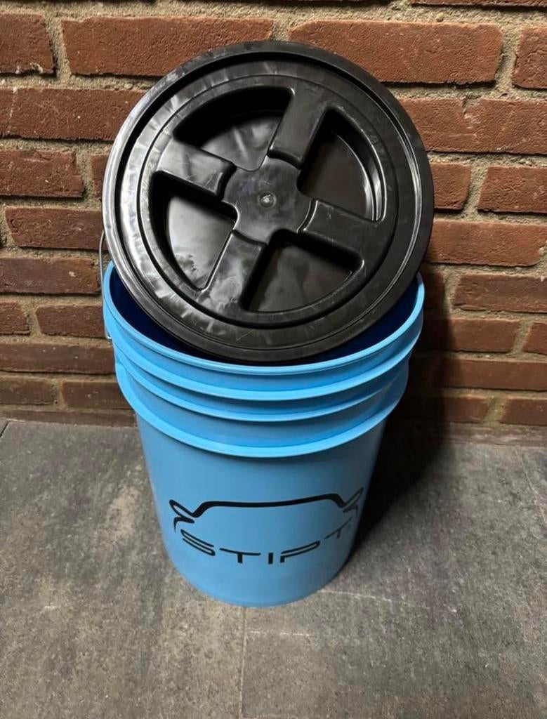 # Gloed Nieuwe Blauwe Stipt emmer met zwart deksel #, Ophalen of Verzenden