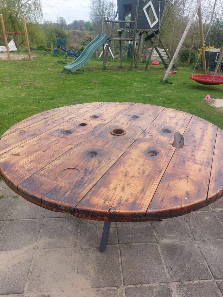 Grote ronde tafel. Oude haspel met onderstel 1.60, Huis en Inrichting, Ophalen, Gebruikt, 150 tot 200 cm, Rond