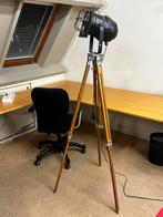 Mooi houten statief met theaterlamp - vintage stijlvol, Ophalen, Zo goed als nieuw, Minder dan 100 cm