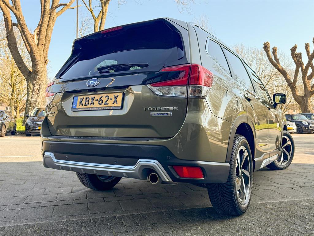 Subaru Forester 2.0i e-BOXER AWD 150pk CVT Premium | Panodak, Auto's, Subaru, 12 maanden, Euro 6, 4 cilinders, Leder