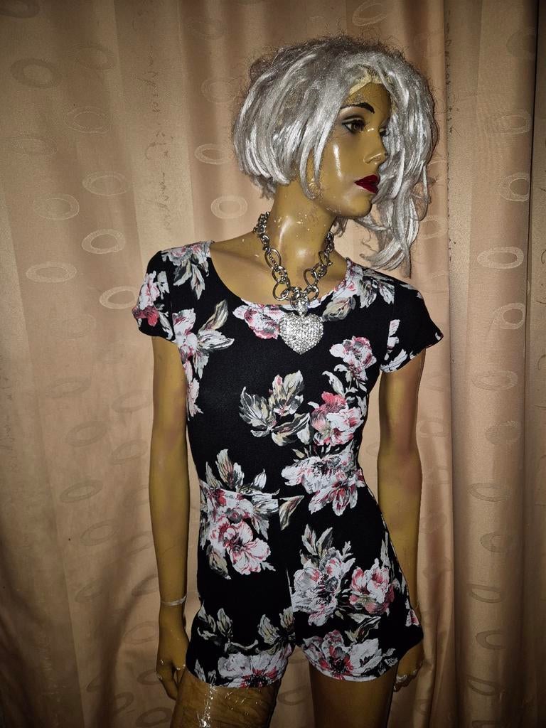 Prachtige Boohoo jumpsuit maat 38 zgan, Kleding | Dames, Jumpsuits, Maat 38/40 (M), Overige kleuren, Boohoo, Ophalen of Verzenden