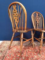 Set van 2 landelijke Engelse houten wheelchair stoelen, Huis en Inrichting, Stoelen, Twee, Bruin, Vintage, Ophalen of Verzenden