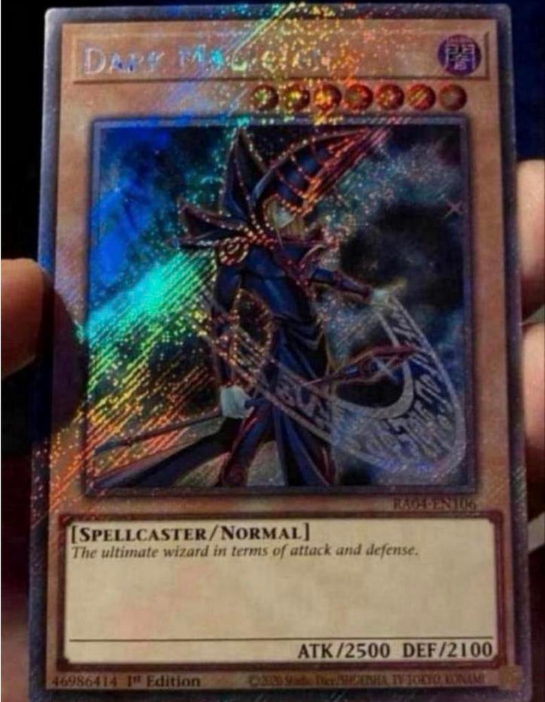 Yu-Gi-Oh! Dark Magician RA04 1st Edition !, Hobby en Vrije tijd, Verzamelkaartspellen | Yu-gi-Oh!, Ophalen of Verzenden, Zo goed als nieuw