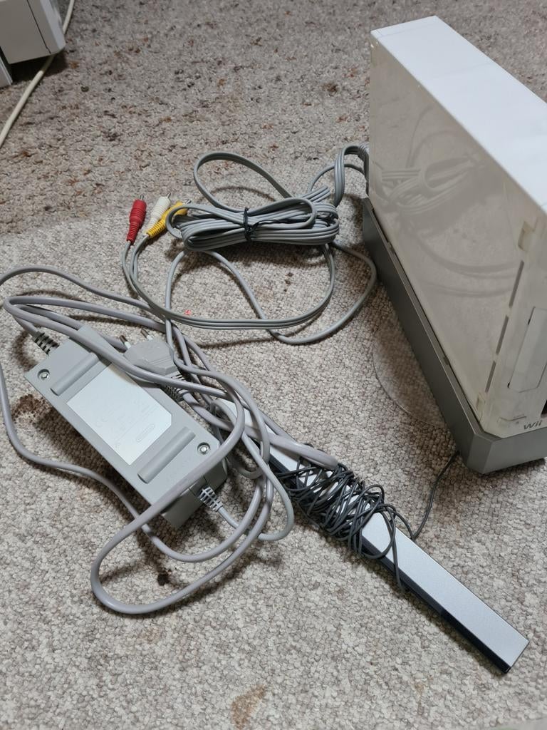 Wii compleet nieuw met 2 controllers en Mario Kart, Ophalen, Met 2 controllers