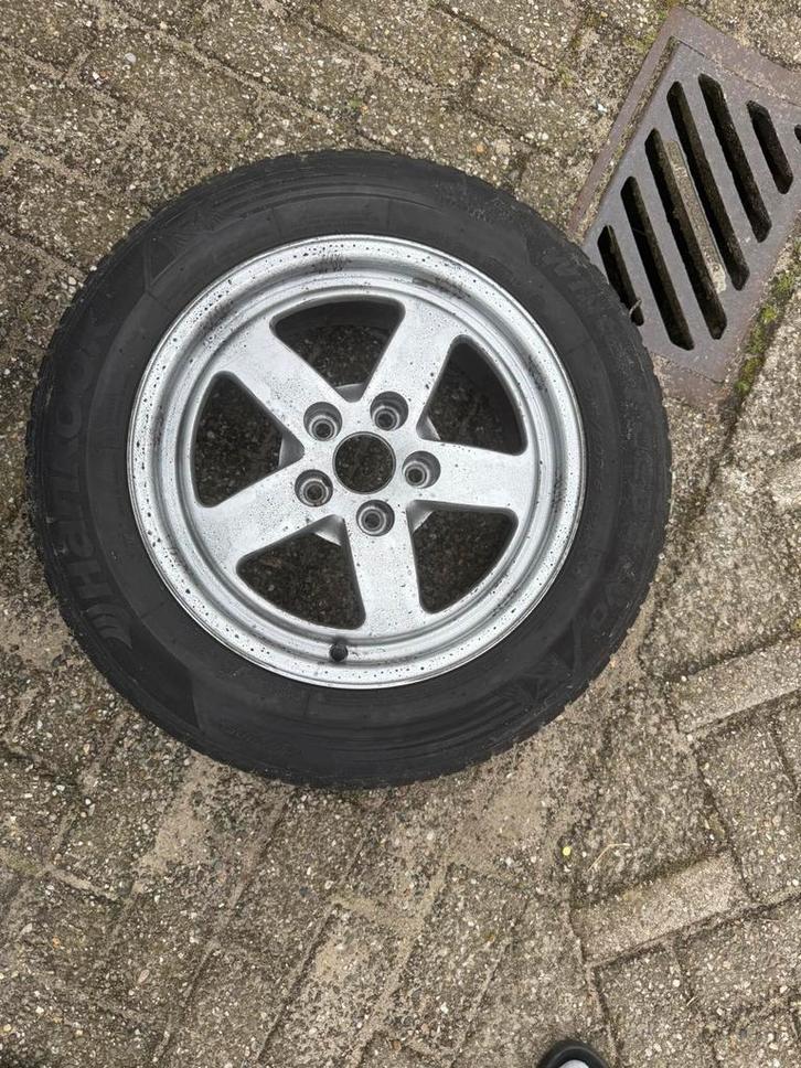 Set van 4 winterbanden 16”, Auto-onderdelen, Banden en Velgen, Banden en Velgen, Winterbanden, 16 inch, 205 mm, Personenwagen