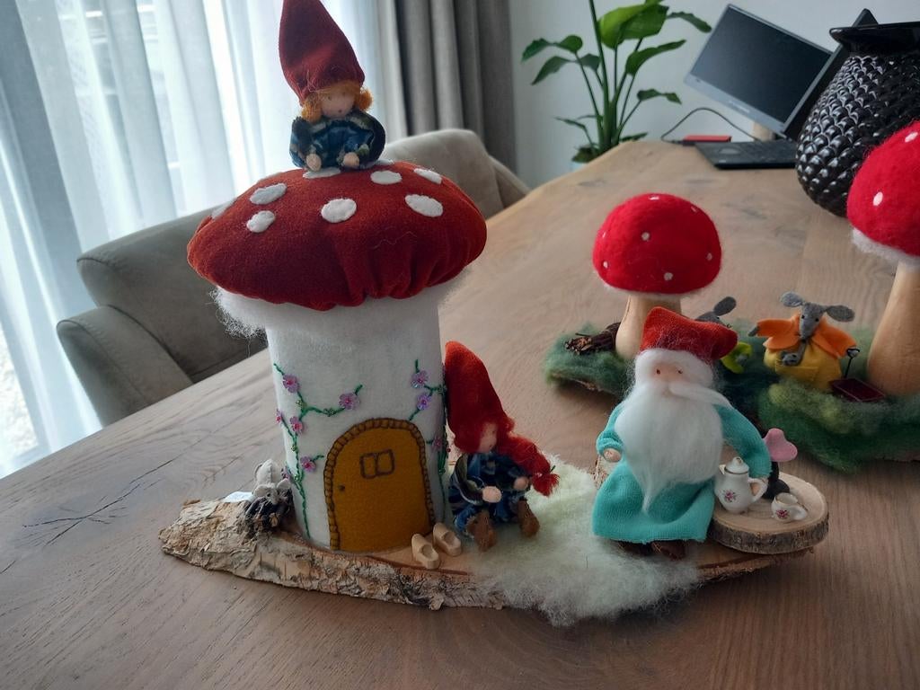 Kaboutertafereel vilt seizoenstafel vrijeschool, Ophalen of Verzenden, Figuurtje(s)