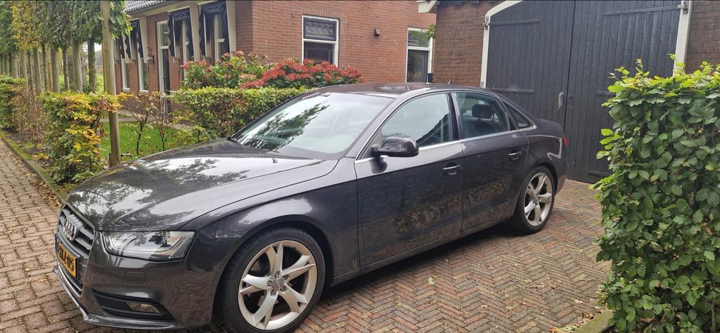 Audi A4 1.8TFSI 125KW 2013 Grijs, Auto's, Audi, Voorwielaandrijving, Stof, Zwart, 4 cilinders