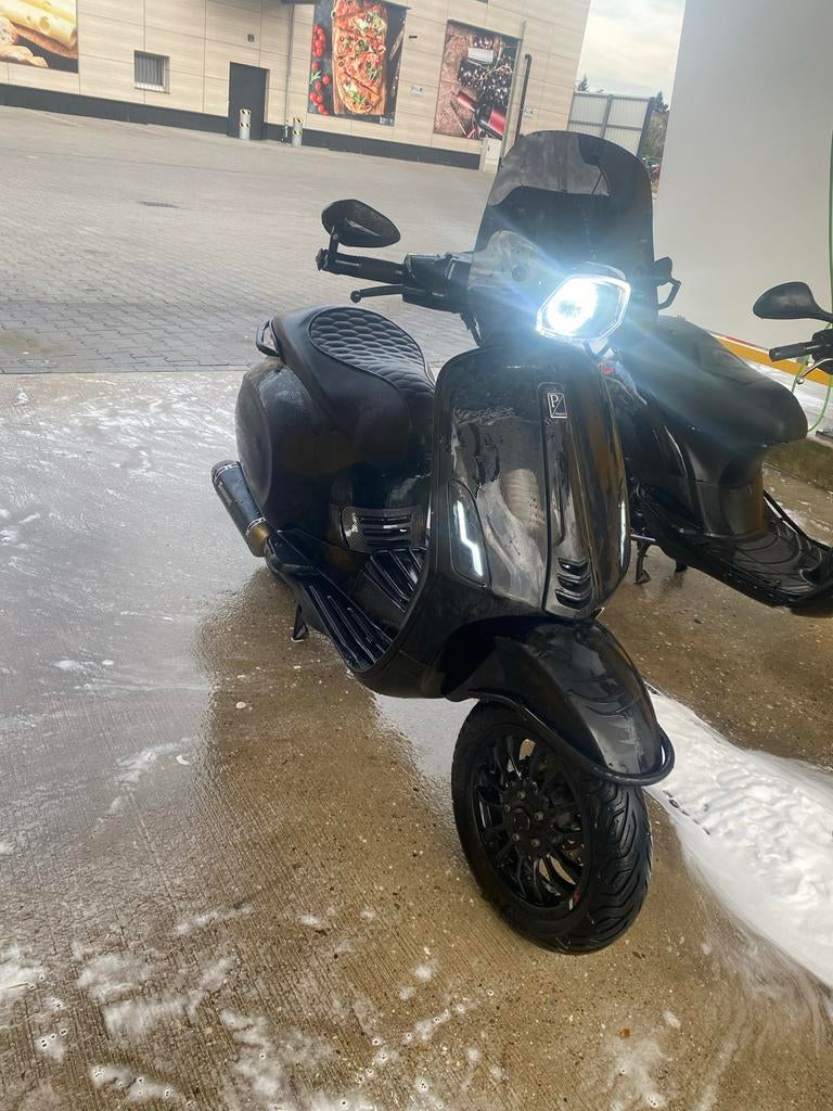 Vespa Sprint 50cc 2v full option Akra, Fietsen en Brommers, Brommeronderdelen | Scooters, Ophalen of Verzenden, Zo goed als nieuw