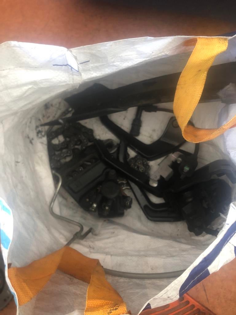 KTM Duke 390 onderdelen, Ophalen