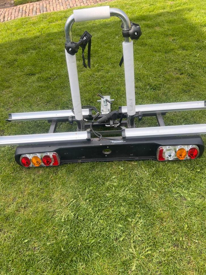 ANWB E-carrier fietsendrager Twinny load Kantelbaar, Auto diversen, Fietsendragers, Zo goed als nieuw, Trekhaakdrager, 2 fietsen