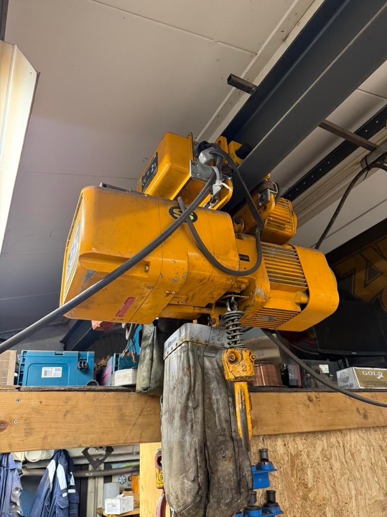 Ketting takel 2 ton., Ophalen, Zo goed als nieuw