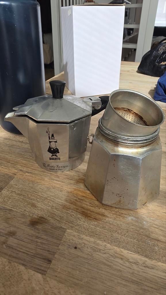 Bialetti Mokka Express - Gebruikt maar in prima staat, Gebruikt, Espresso apparaat, Gemalen koffie, Ophalen of Verzenden