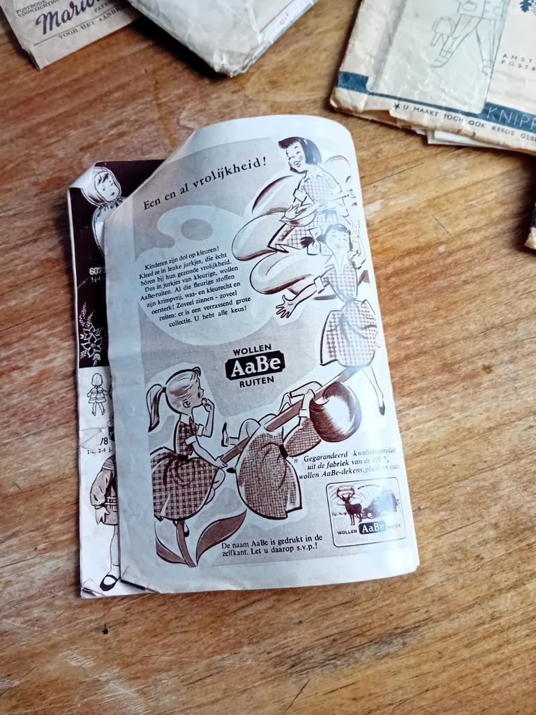 Diverse kleuren vintage maasgaren en stopgaren in mandje, Hobby en Vrije tijd, Naaien en Fournituren, Ophalen of Verzenden, Zo goed als nieuw