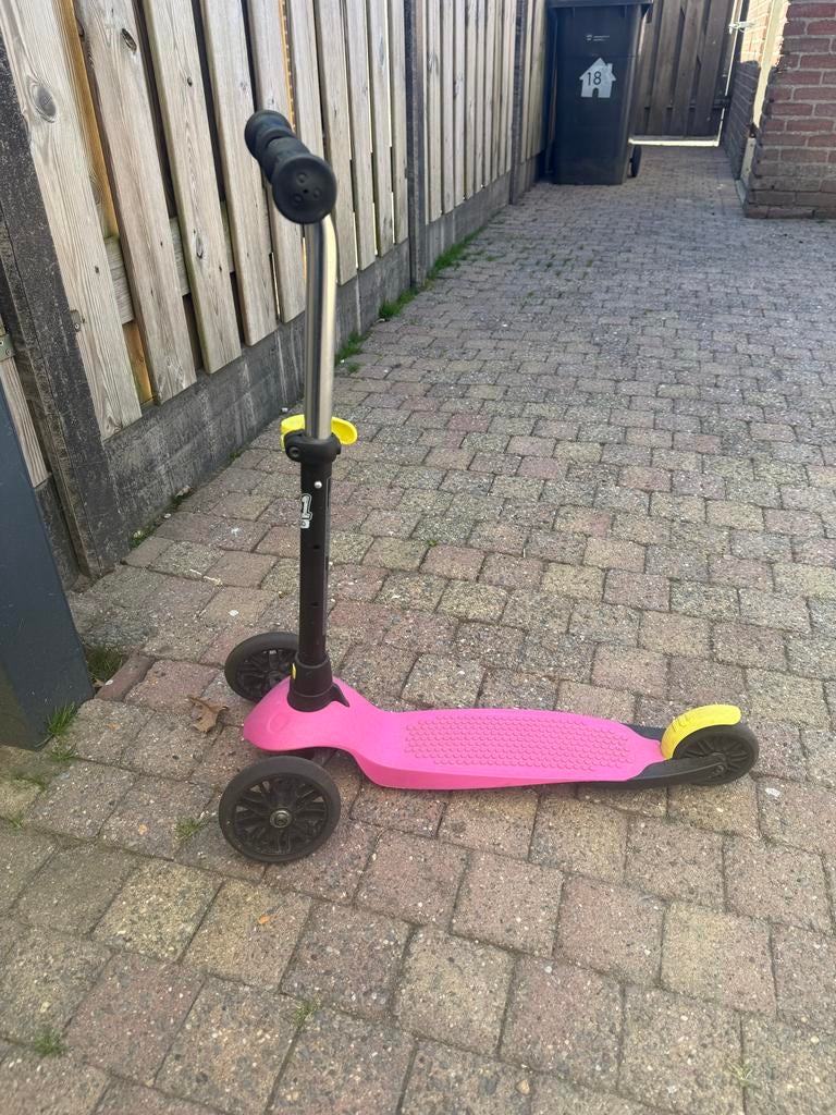 Roze kinderstep met 3 wielen - B1 Oxelo, Ophalen of Verzenden, Gebruikt, Gewone step