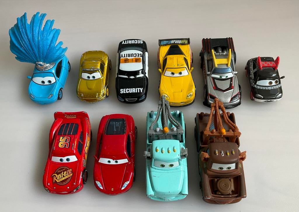 10 Disney Cars auto's - Bliksem McQueen, Takel, etc., Ophalen of Verzenden, Gebruikt