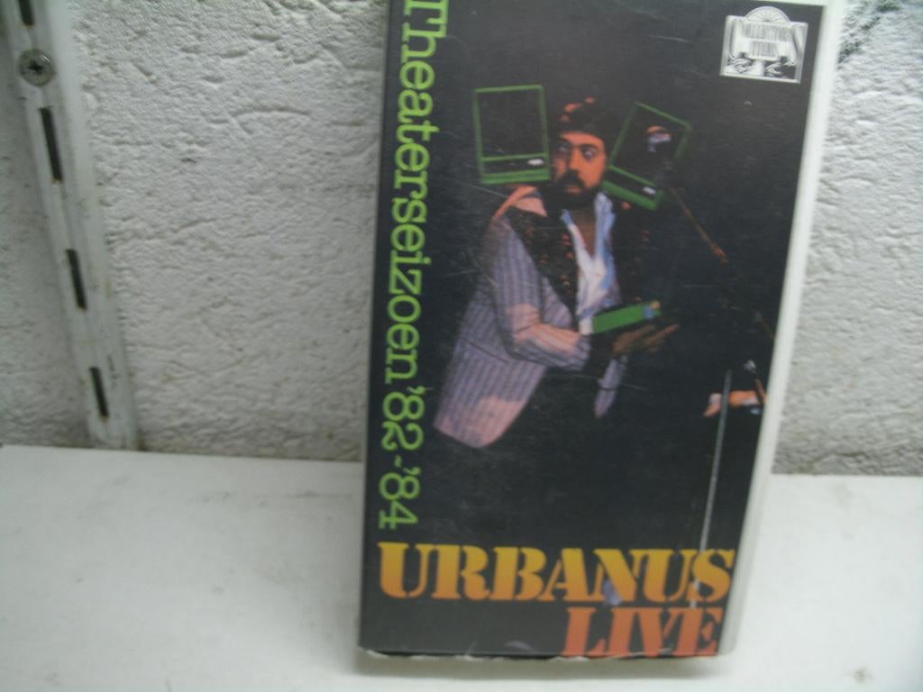 vhs 123b urbanus live seizoen 82-84, Alle leeftijden, Ophalen of Verzenden, Zo goed als nieuw