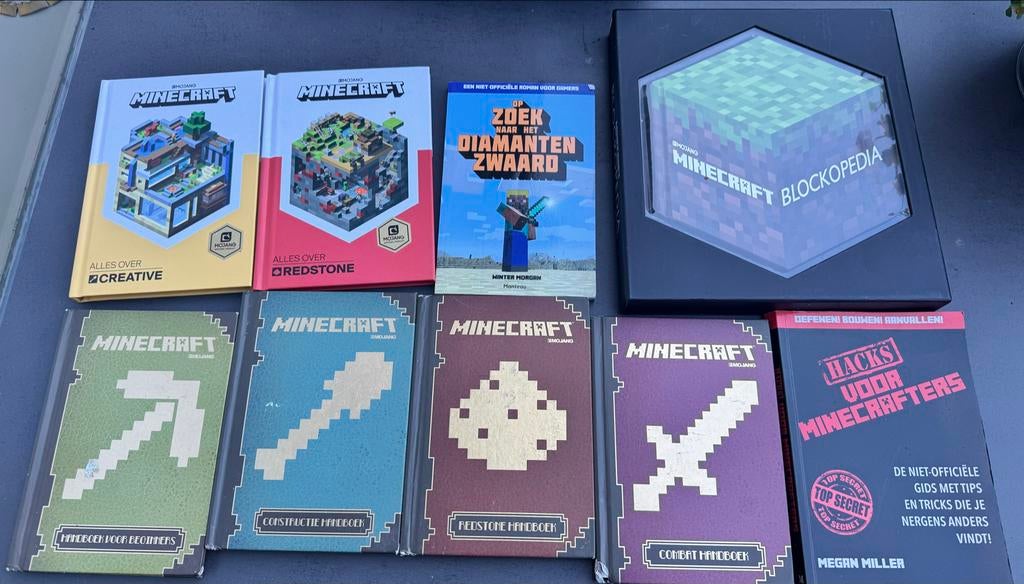 Grote verzameling Minecraft boeken - 9 stuks, Ophalen of Verzenden, Zo goed als nieuw