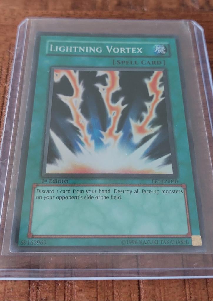 Yu-Gi-Oh! Lightning Vortex - 1st Edition Spell Card, Ophalen of Verzenden, Zo goed als nieuw, Losse kaart
