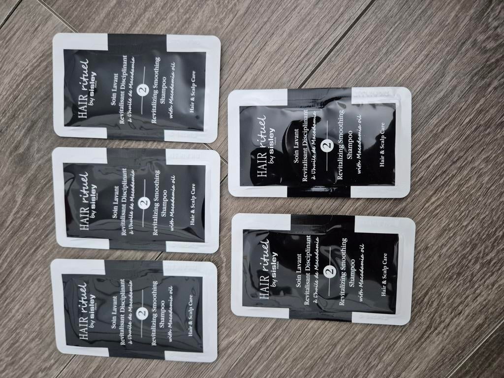 Sisley Revitalizing Smoothing Shampoo 5 x 8 ml, Sieraden, Tassen en Uiterlijk, Uiterlijk | Haarverzorging, Ophalen of Verzenden