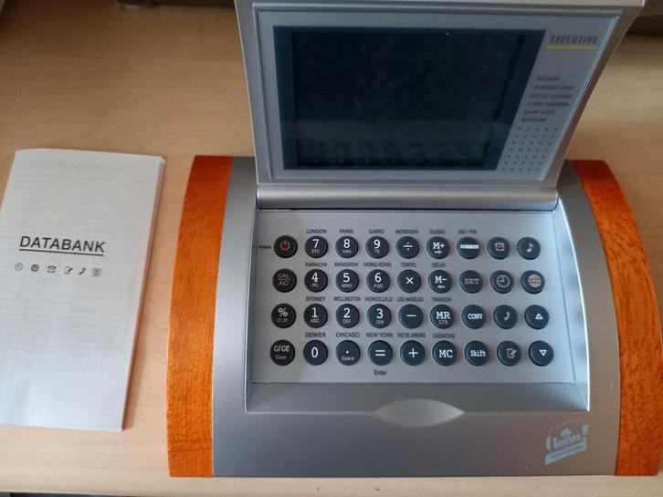 Mooie luxe rekenmachine, zilverkleurig met oranjerie hout,, Diversen, Bureau-accessoires, Nieuw, Ophalen of Verzenden