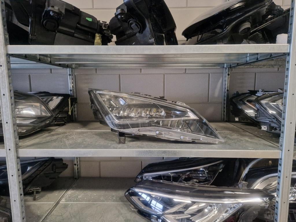 Seat Leon 5F xenon led koplamp rechts, Auto-onderdelen, Verlichting, Ophalen of Verzenden, Gebruikt, Seat