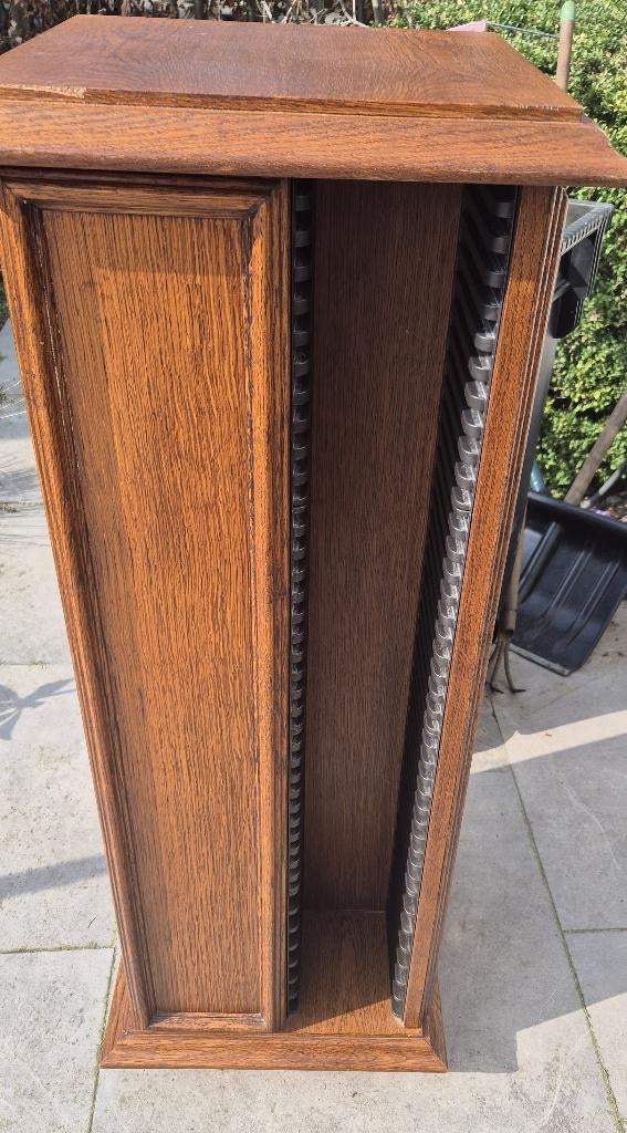 zwaar eiken cd rek kast op wieltjes met ruimte voor 160 cd's, Huis en Inrichting, Woonaccessoires | Cd- en Dvd-rekken, Ophalen