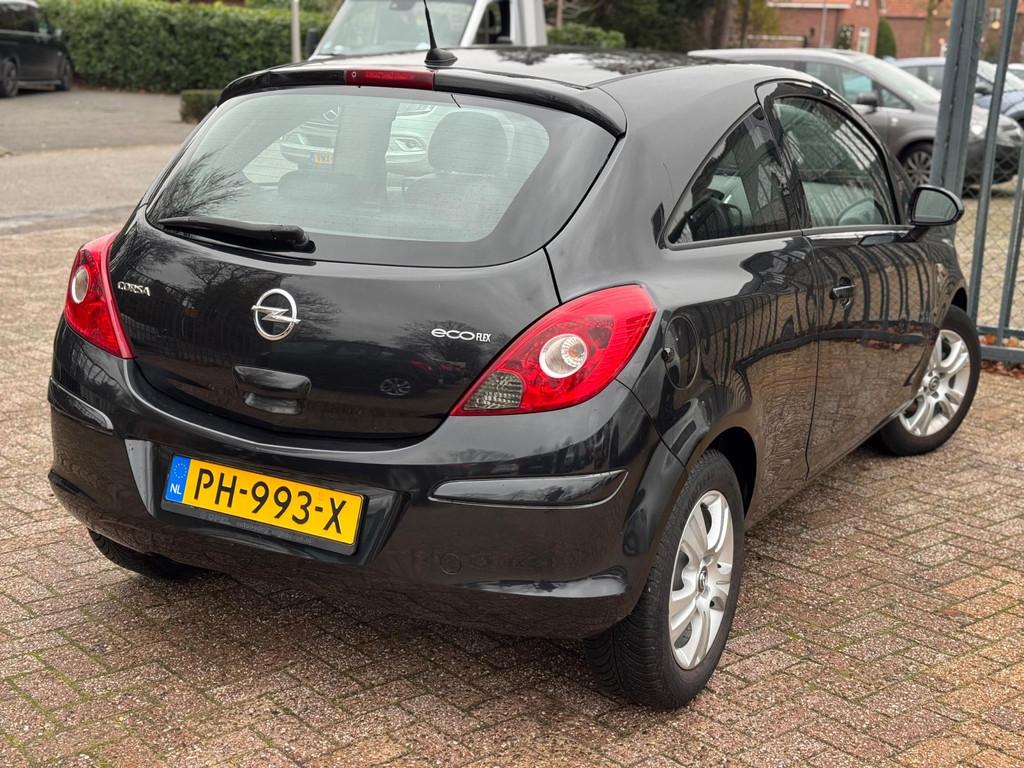 Opel Corsa 1.2-16V Cosmo NAVIGATIE AIRCO CRUISE CTRL, Voorwielaandrijving, Euro 5, 4 cilinders, Electronic Stability Program (ESP)