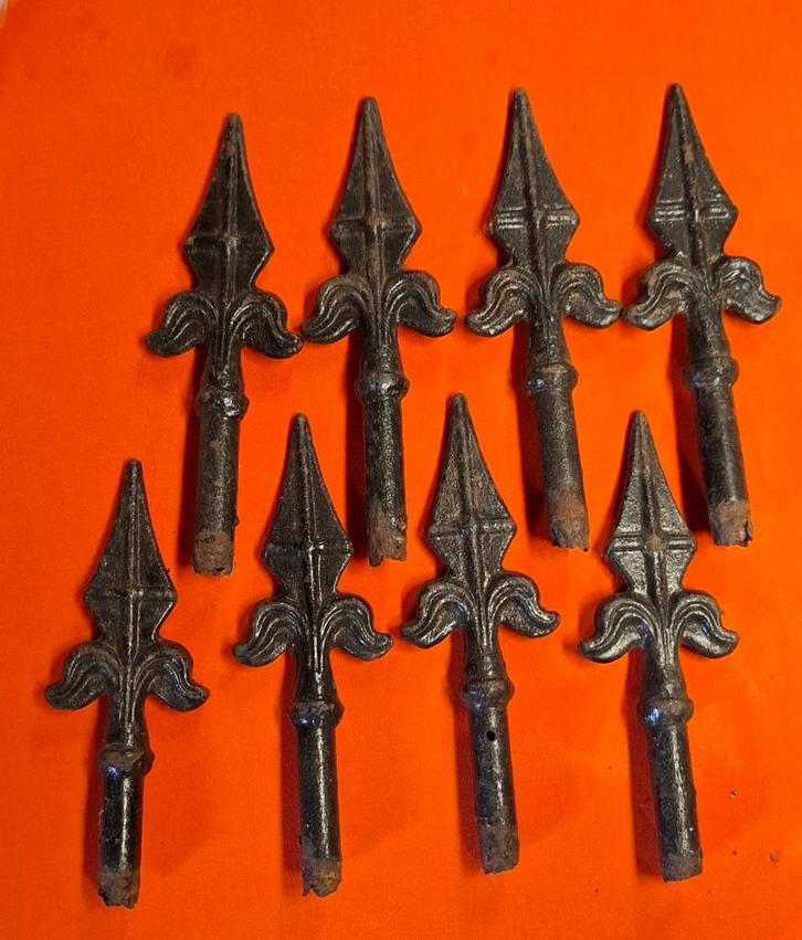 Antieke smeedijzeren hekspitsen, Antiek en Kunst, Curiosa en Brocante, Ophalen of Verzenden