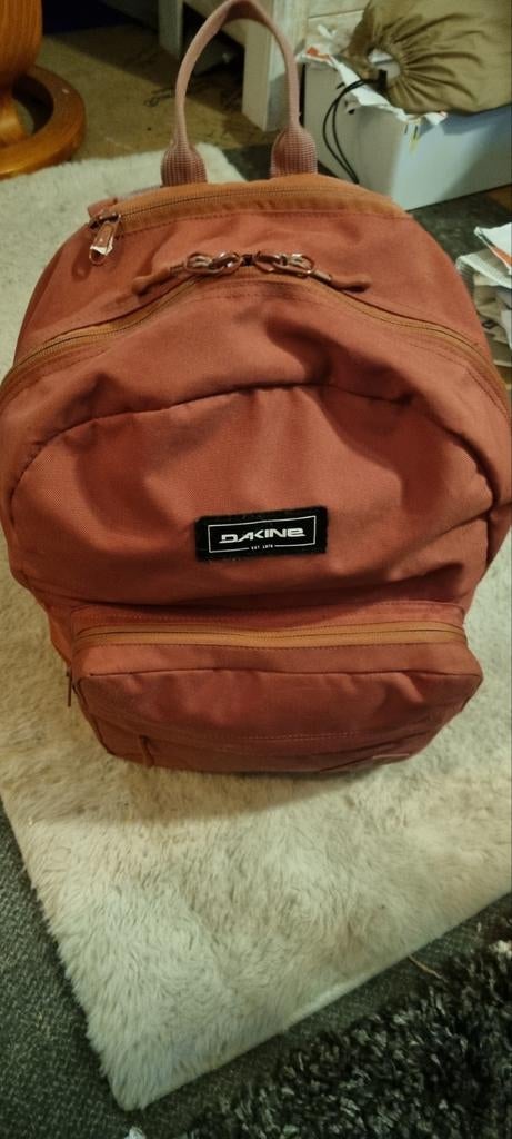 Dakine rugzak paarsig, Gebruikt, 25 tot 40 cm, Ophalen of Verzenden, Trekking