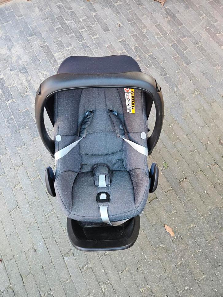Maxi-Cosi Rock autostoel met FamilyFix 2 i-Size base, Kinderen en Baby's, Autostoeltjes, Zo goed als nieuw, Maxi-Cosi, 0 t/m 13 kg