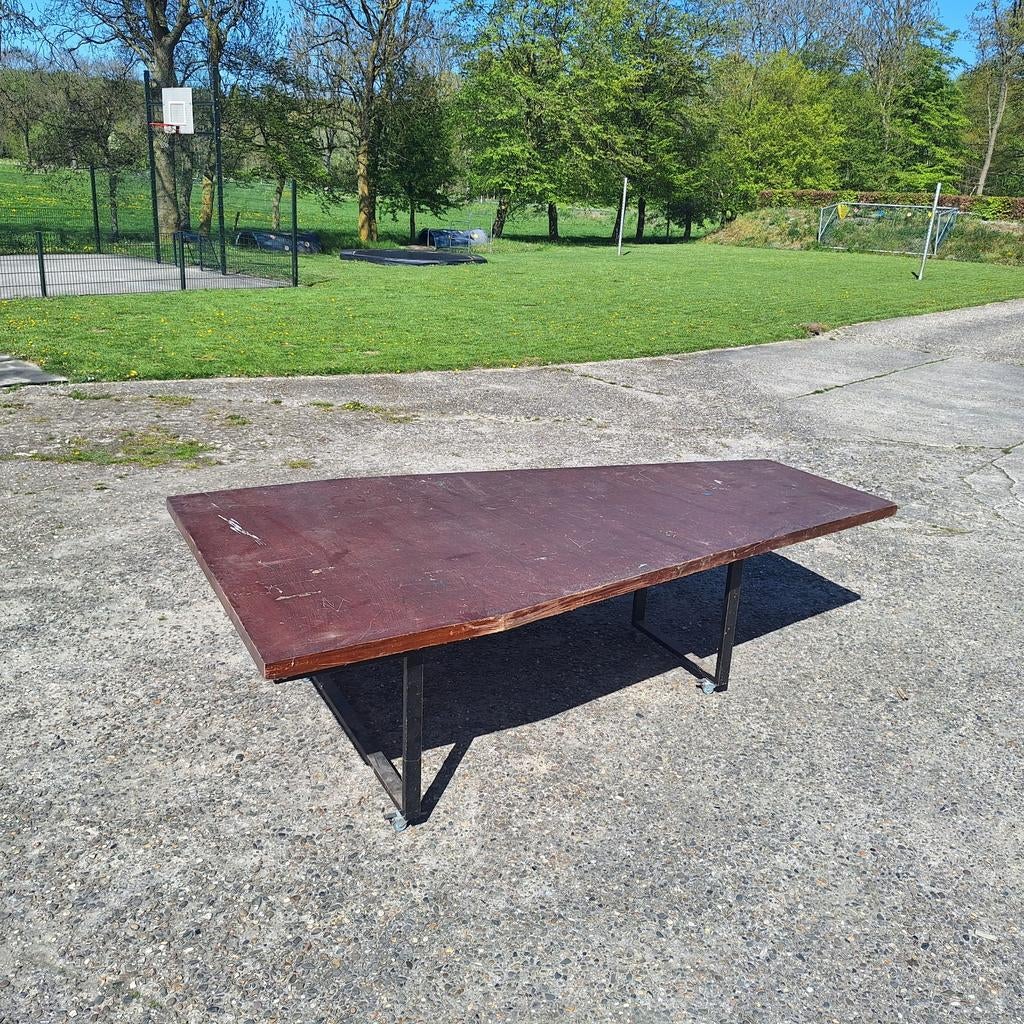 Grote houten knutsel tafel met metalen onderstel op wielen, Gebruikt, 150 tot 200 cm, Vijf personen of meer, 150 tot 200 cm