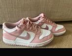 Nike Dunk Low maat 36,5, Kleding | Dames, Schoenen, Ophalen of Verzenden, Zo goed als nieuw, Sneakers of Gympen
