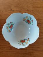 Mooi schaaltje diameter 18 cm Hoog 7cm,met 4 witte gratis, Ophalen of Verzenden