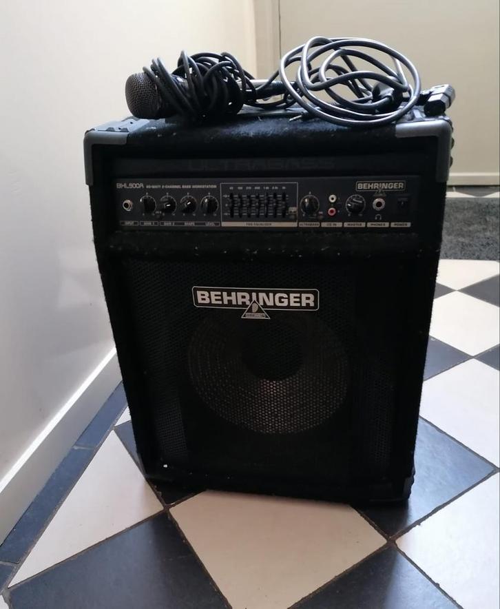 Behringer BXL 900A Basversterker met microfoon, Muziek en Instrumenten, Versterkers | Bas en Gitaar, Zo goed als nieuw, Basgitaar
