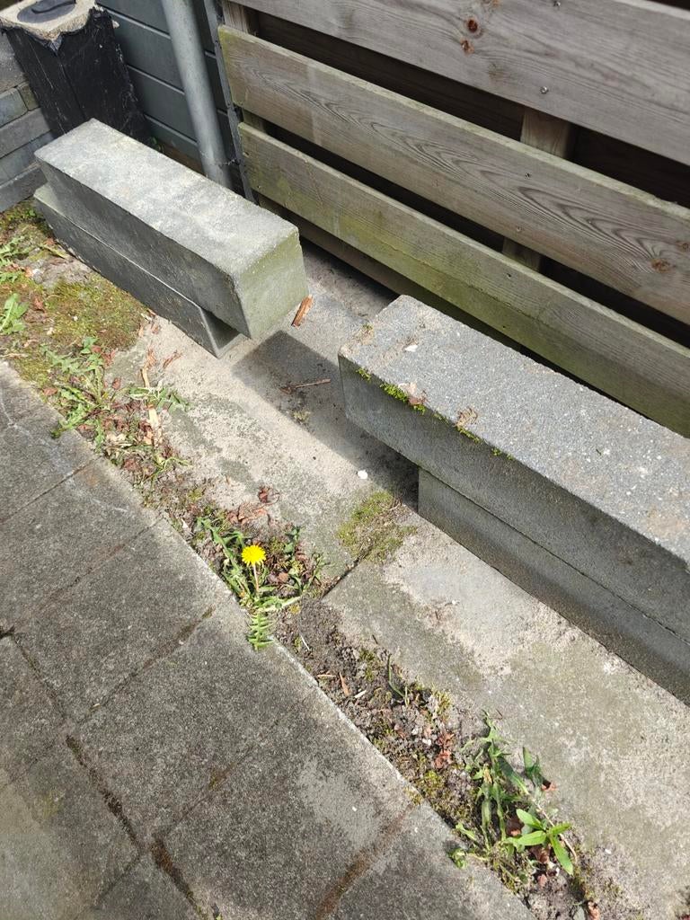 Grijze tuinstenen, Ophalen