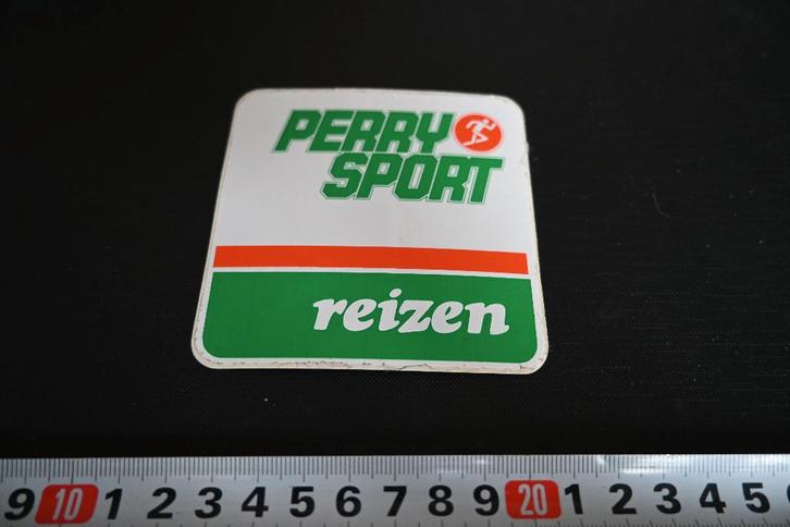 sticker PERRY SPORT reizen, Verzamelen, Stickers, Zo goed als nieuw, Ophalen