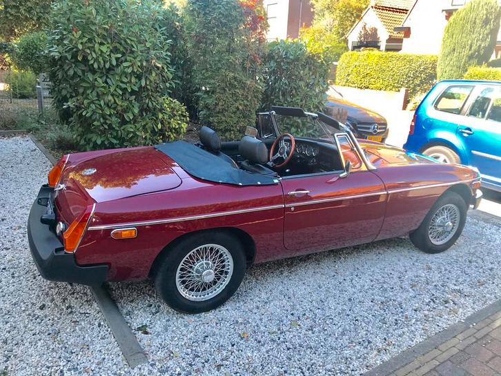 MGB 1.8 Tourer Cabrio 1975 95pk Overdrive, Damask rood, Auto's, MG, Particulier, Benzine, Cabriolet, Handgeschakeld, Geïmporteerd
