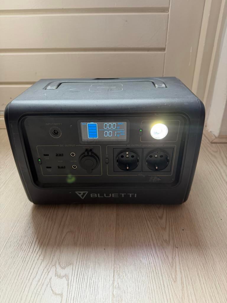 BLUETTI EB70 Draagbare Power Station - 1000W/716Wh, Ophalen, Gebruikt