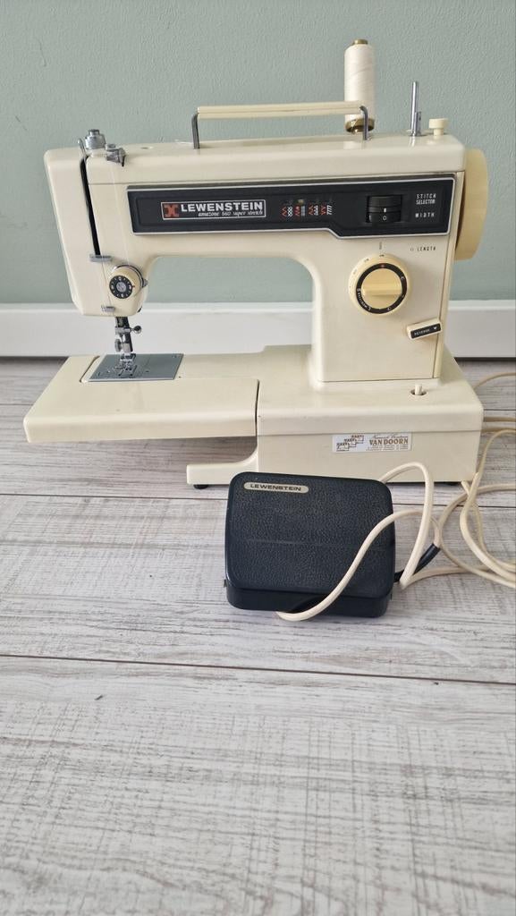 Lewenstein Naaimachine Amazone 560 Super Stretch, Ophalen of Verzenden