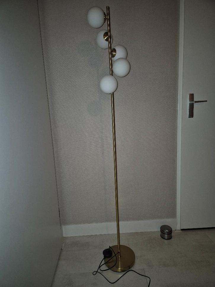 Vloerlamp goud met witte bollen, Huis en Inrichting, Lampen | Vloerlampen, Zo goed als nieuw, 150 tot 200 cm, Ophalen