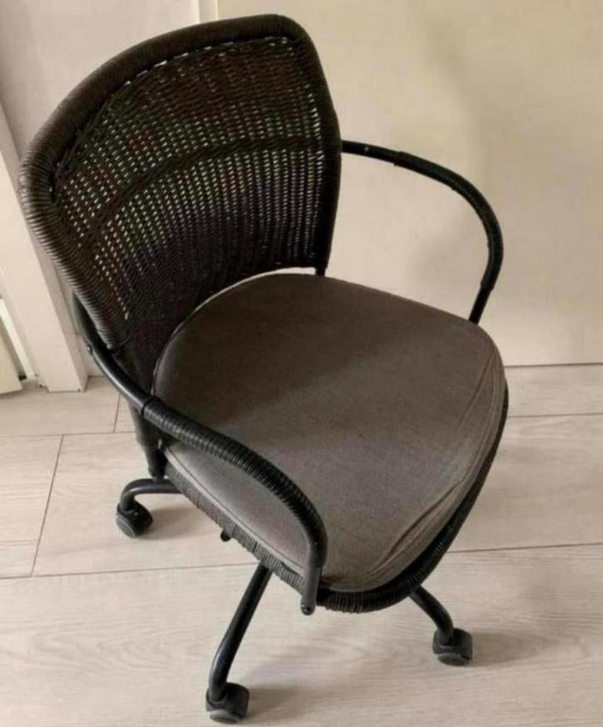 Bureaustoel ikea, Ophalen