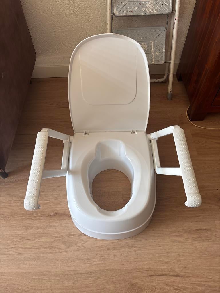 Toiletbril verhoger BIEDEN MAG, Ophalen