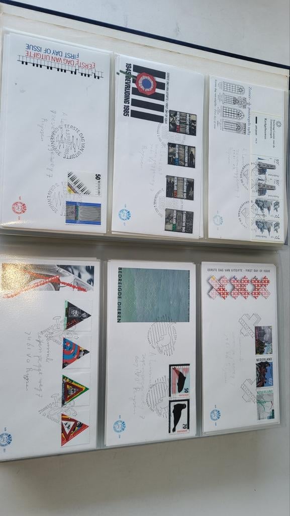 Grote partij Nederlandse FDC's in insteekalbum, Postzegels en Munten, Postzegels | Nederland, Ophalen of Verzenden, Na 1940, Gestempeld